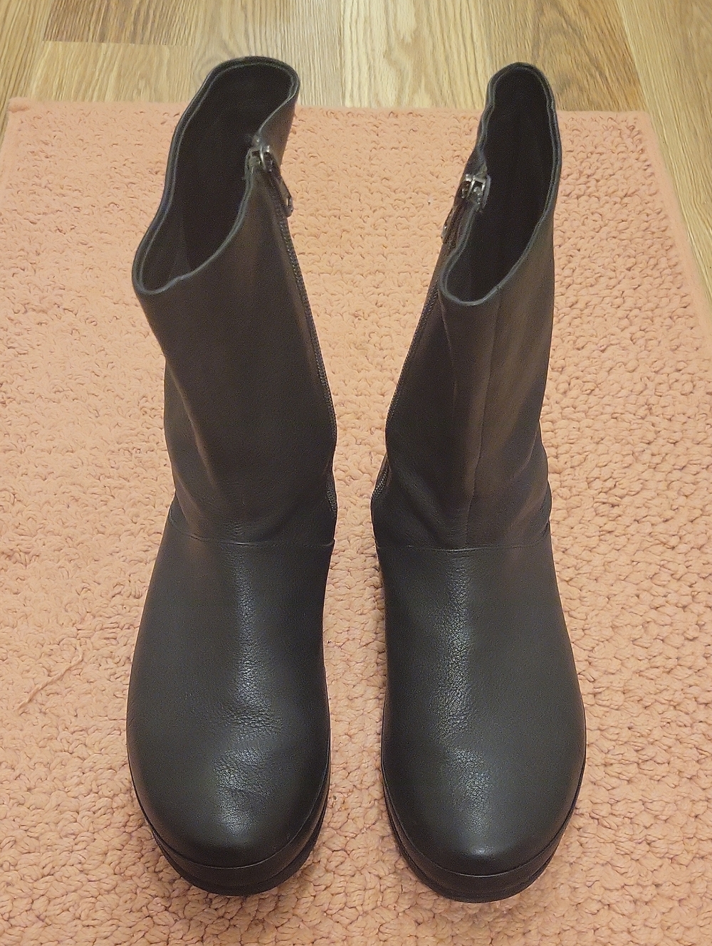 Women's FitFlop Black Leather Mid-Calf Zip Boots